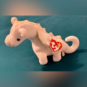 Rare magic beanie baby in excellent condition with tag errors